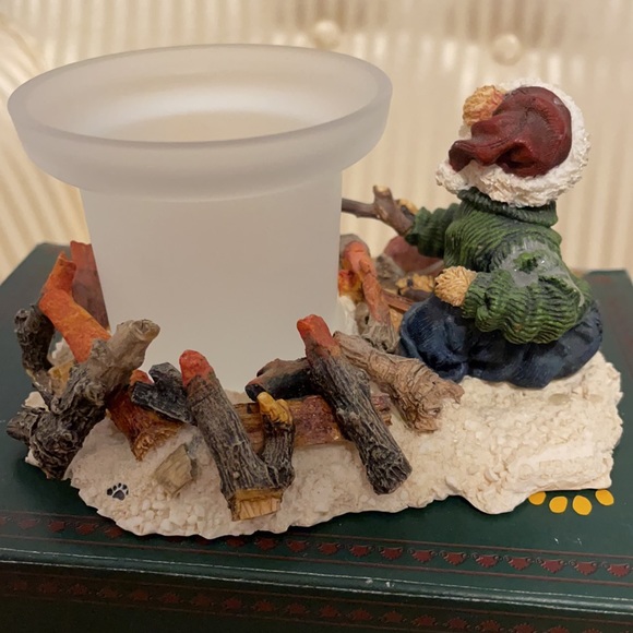 Boyds Bears Christmas campfire candle holder - Picture 3 of 4